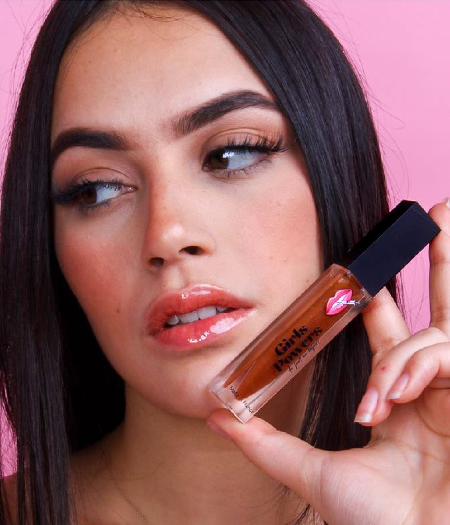 4 Gloss Repulpeur EXTRÊME               2 Rose Nude , 1 Rouge Nude , 1 Marron Nude
